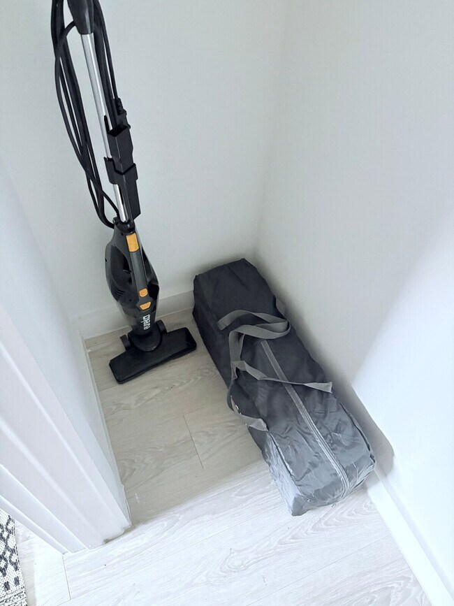 Building Photo - 1317 Newning Ave