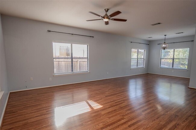 Building Photo - 1806 Ruthie Run