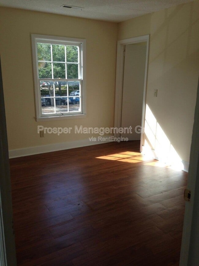 Building Photo - 64.5 Columbus St