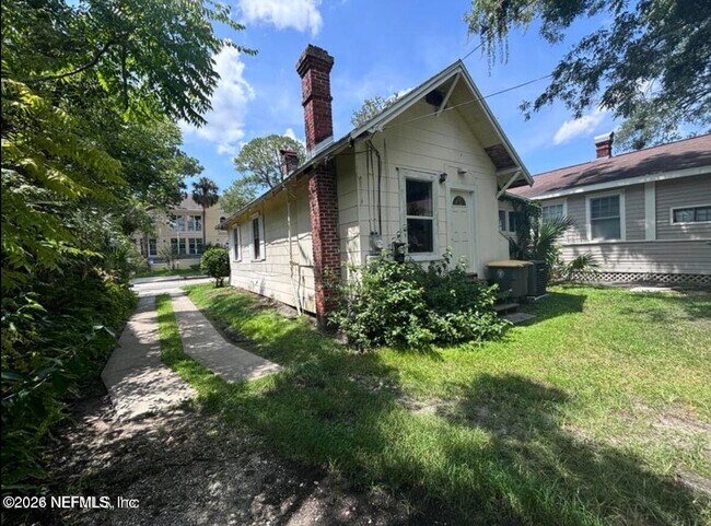Building Photo - 2798 Herschel St