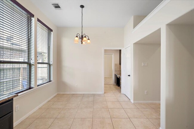 Building Photo - 614 Dunlavy Ln