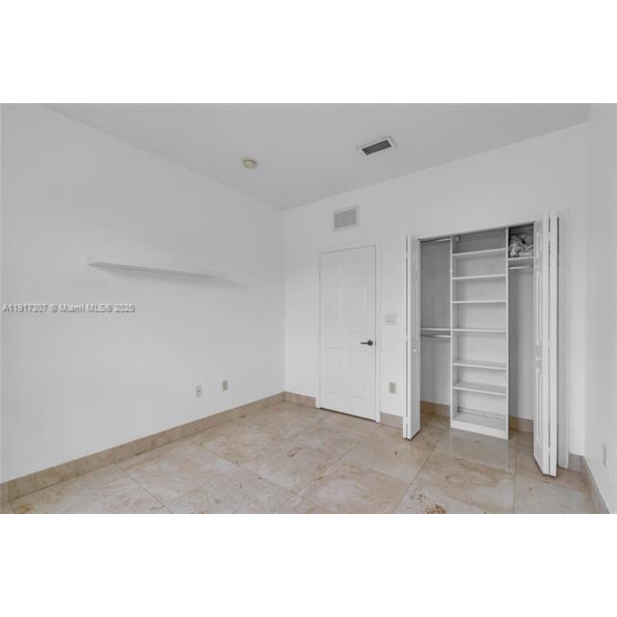 Building Photo - 8643 NW 112th Pl