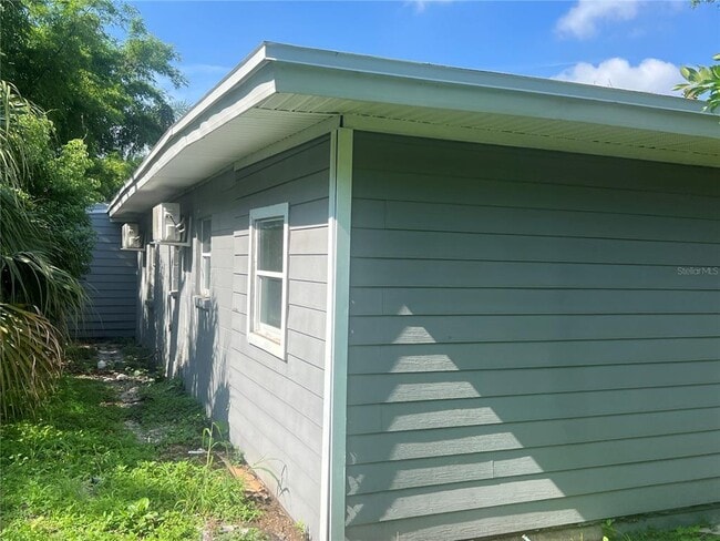 Building Photo - 2002 E 33rd Ave