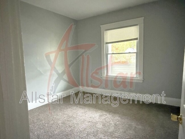 Building Photo - 3018 E 125th St