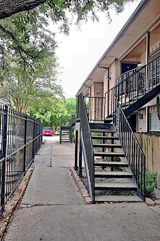 Building Photo - 5704 Edgemoor Dr