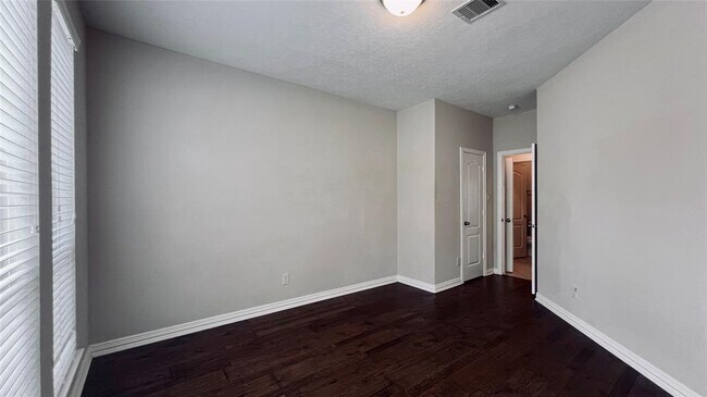 Building Photo - 4043 Tuscan Shores Dr