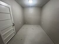 Building Photo - 117 Bayview Dr