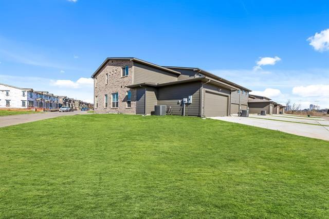 Building Photo - 3201 Solana Cir