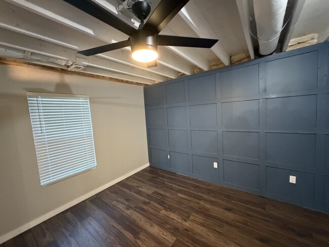 Building Photo - 105 Bottle Dr