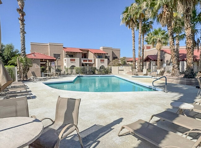 Building Photo - 2Bed/2Bath Condo at Thunderbird Rd/59th Ave! Ready for Immediate Move-In!