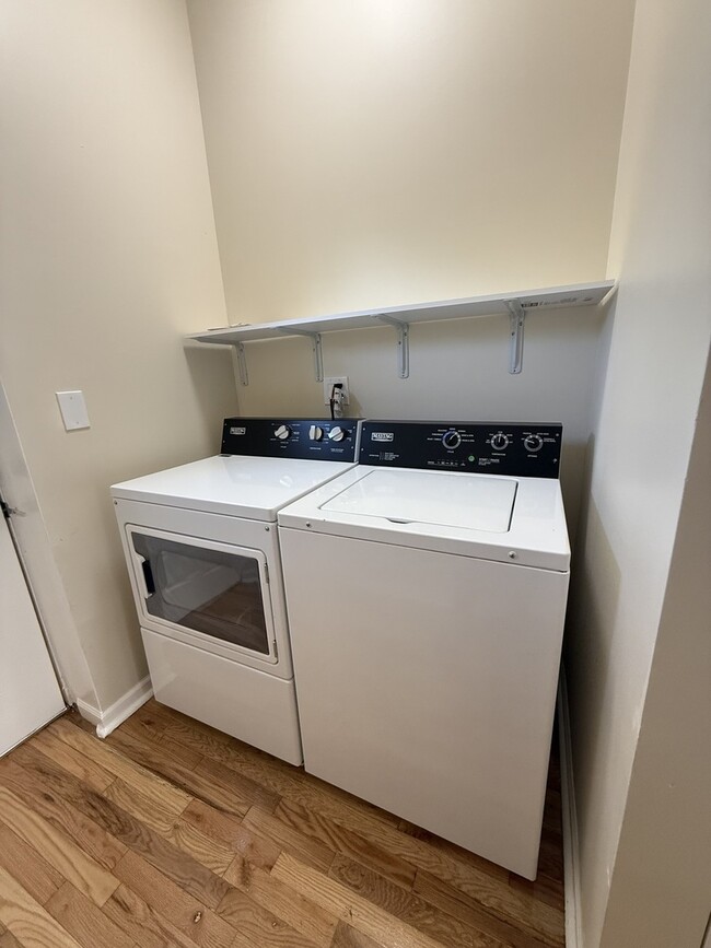 Building Photo - 3476 S Archer Ave