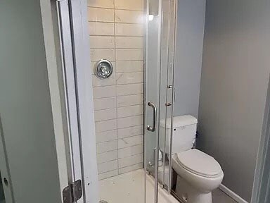 Bath in basement - 2004 Clay St
