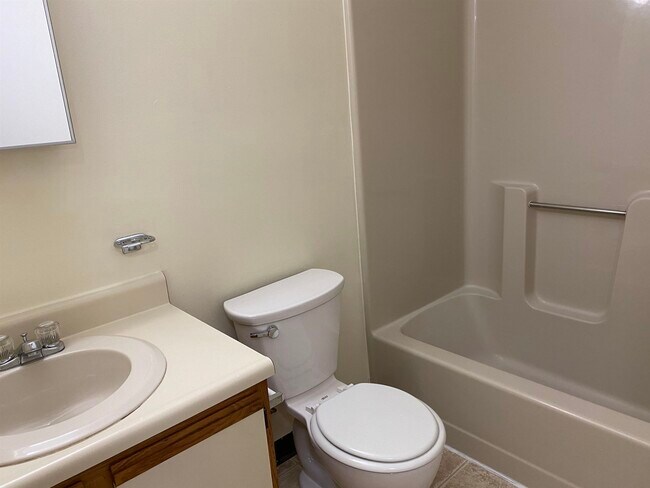 Building Photo - 145 Eastern Ave