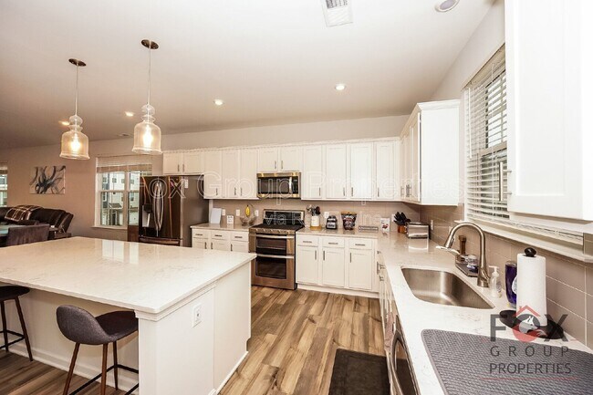 Building Photo - 7125 Brookview Ln