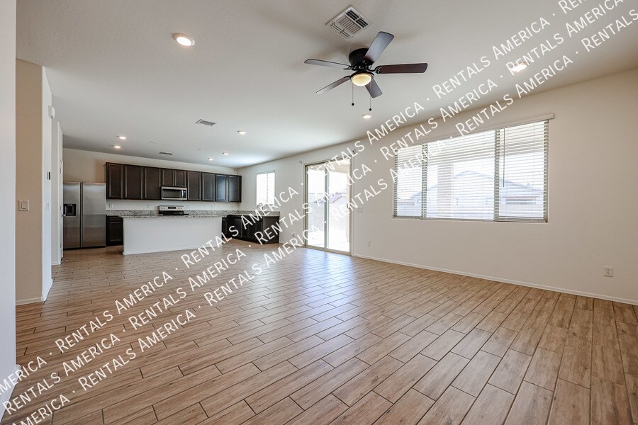 Building Photo - 7223 N 125th Dr
