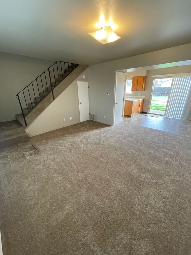 Building Photo - 415-425-435-445 S. 9th St.