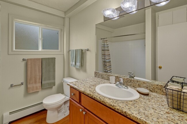 Building Photo - Montclair