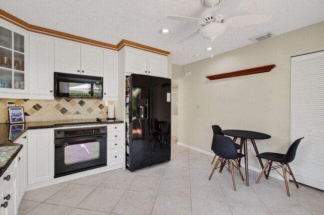 Building Photo - 7745 Stanway Pl