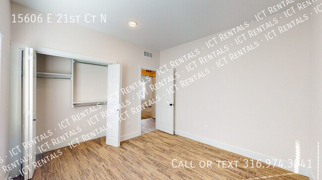 Building Photo - 15606 E 21st Ct N