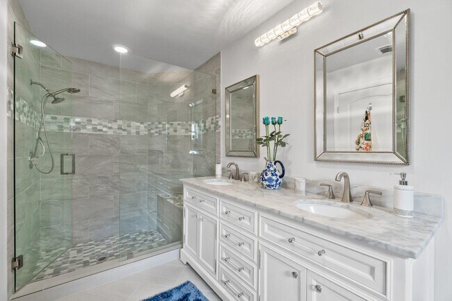 Building Photo - 7916 Coral Pointe Dr