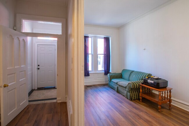 Building Photo - 2039 N Gratz St