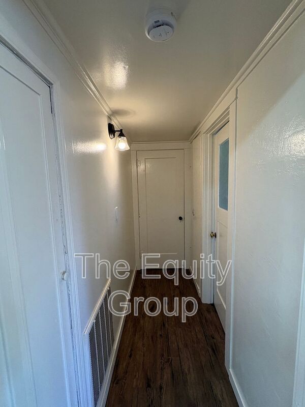 Building Photo - 1424 18th Ave