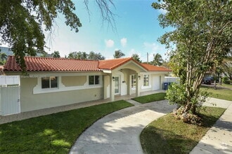 Building Photo - 8870 SW 87th St