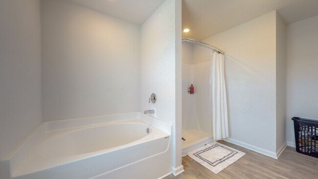 Building Photo - Hammock Bay! 4 bed 2.5 bath home located i...