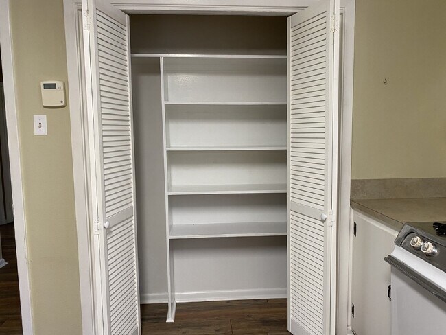 Building Photo - Charming 2 Bedroom Rental with Wood Floors in Port Allen!