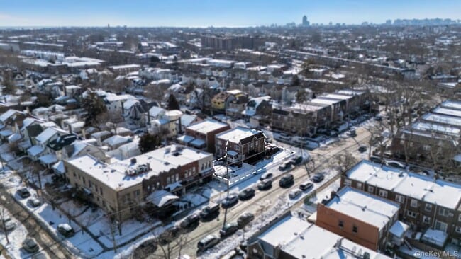 Building Photo - 1701 Burnett St