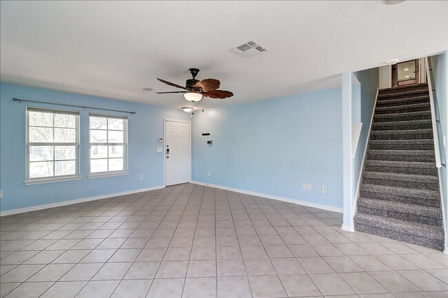 Building Photo - 2110 Encino Dr