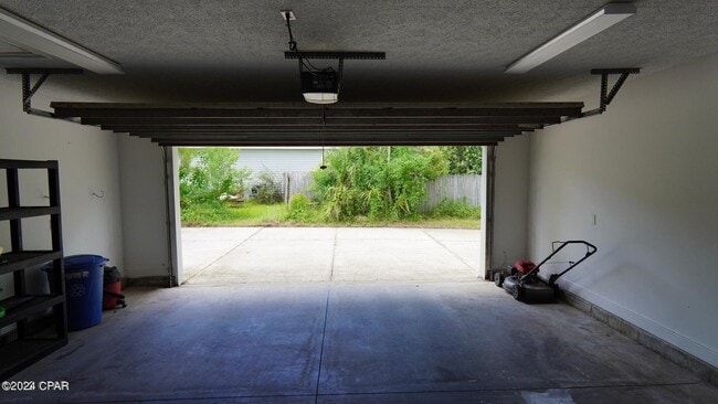 Building Photo - 104 Colony Harbour Rd