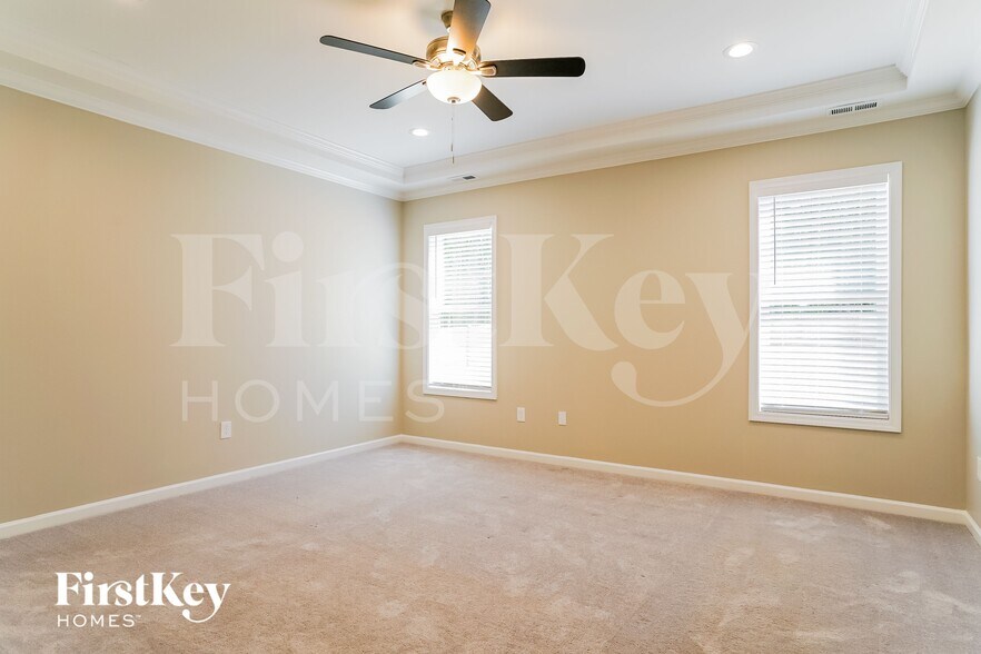 Building Photo - 208 Silverleaf Dr