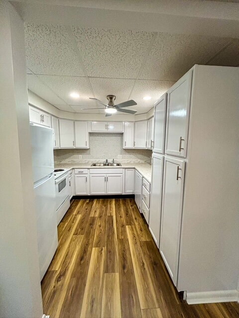 Building Photo - "Charming 3-Bedroom Apartment in Mechanics...