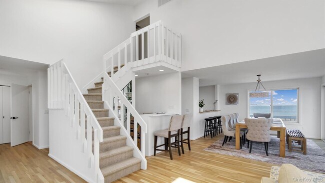 Building Photo - 552 Dune Rd