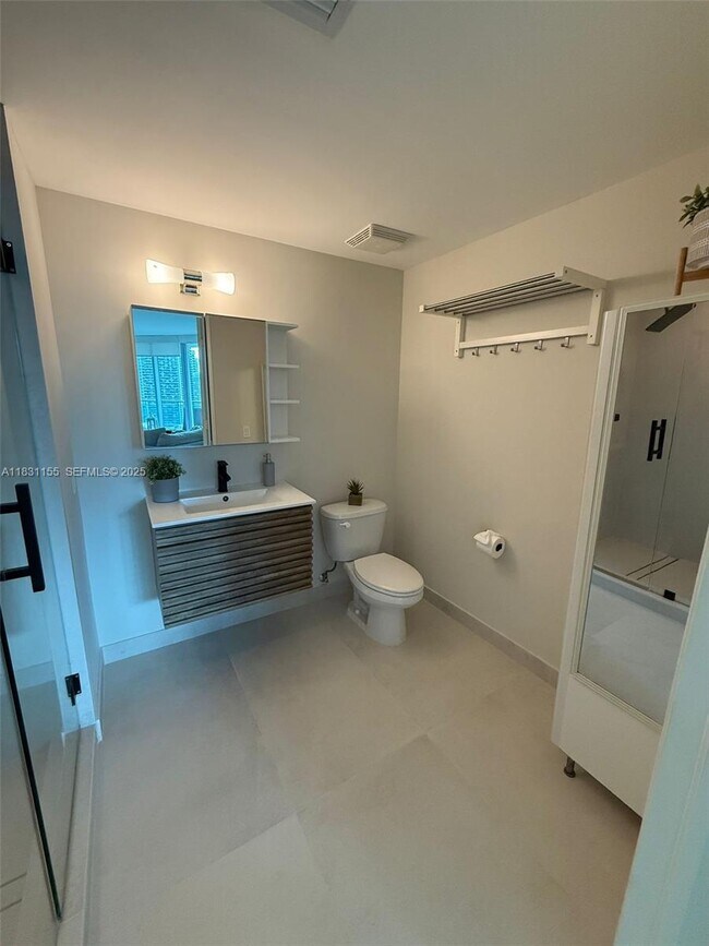 Building Photo - 350 S Miami Ave