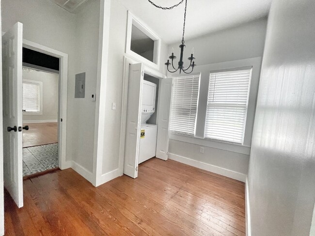 Building Photo - Charming 2 Bedroom, 2 Bath Home on Corner ...