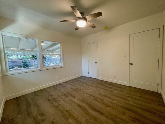 Building Photo - Fully Remodeled 4 Bedroom 2.5 Bathroom in ...