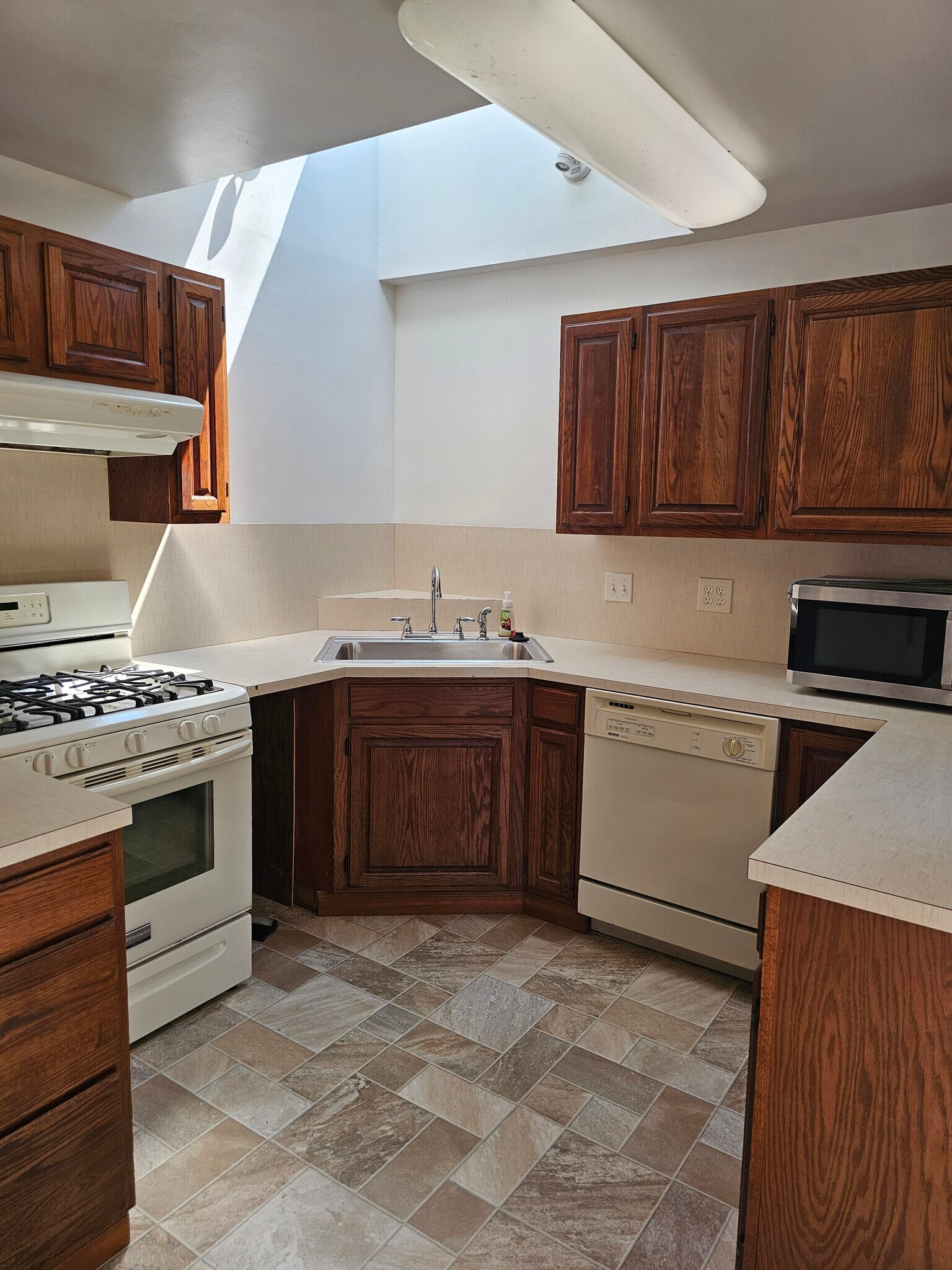 Building Photo - 11071 SE 242nd Ave