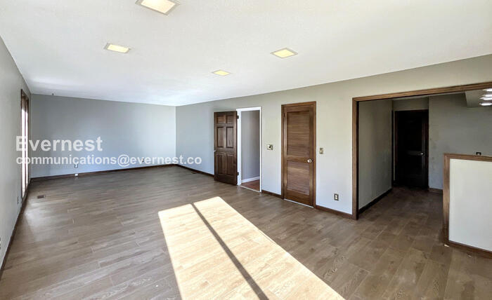 Building Photo - 7453 Twinbrook Dr