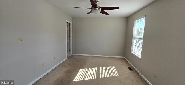 Building Photo - 8881 Goose Landing Cir