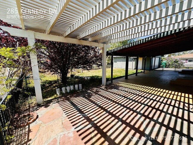 Building Photo - 285 Kennedy Dr