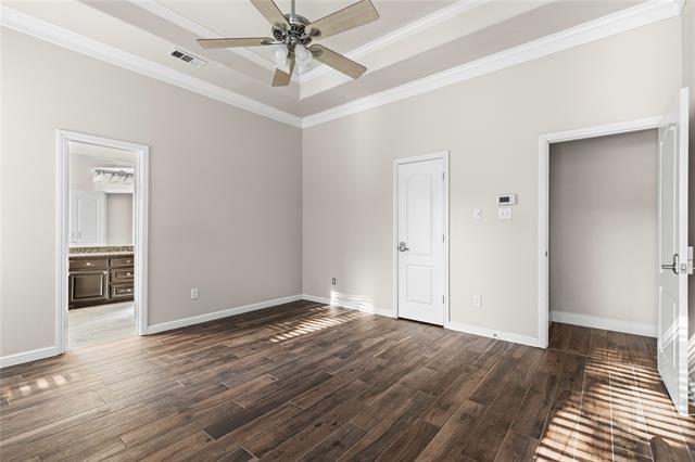 Building Photo - 5517 Greenview Ct