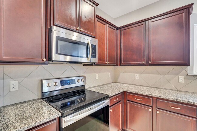 Building Photo - COMING EARLY JUNE 2026! (Pet Friendly)