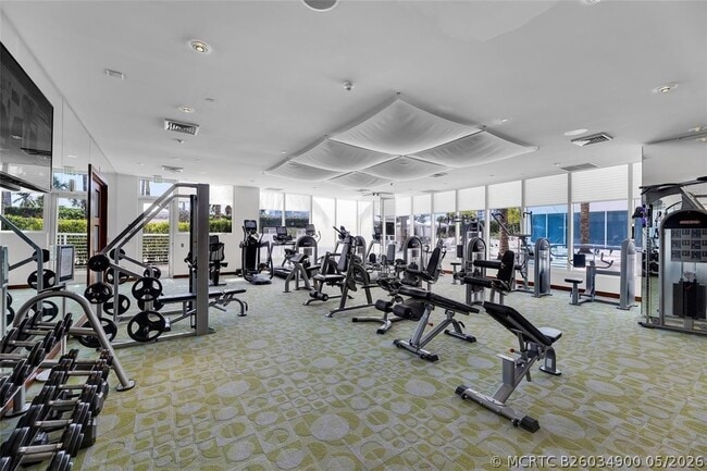 Building Photo - 2821 N Ocean Blvd