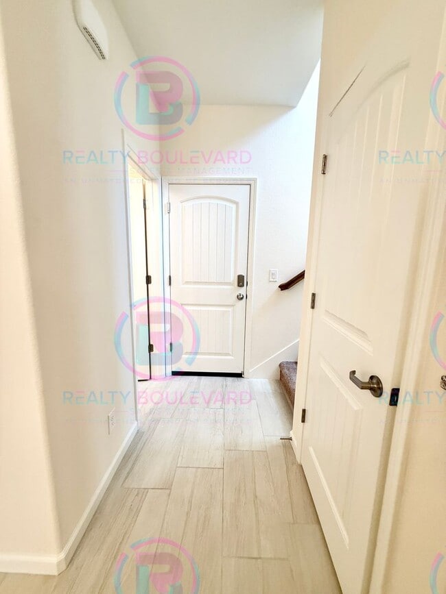 Building Photo - Modern Comfort and Convenience: Stylish 2-Bedroom 2.5 Bathroom Condo in Carson City