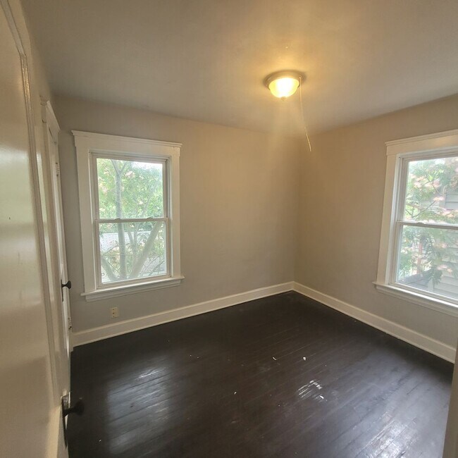 Building Photo - 3219 W 114th St