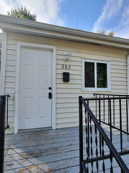 Building Photo - 262 Buddie Ave