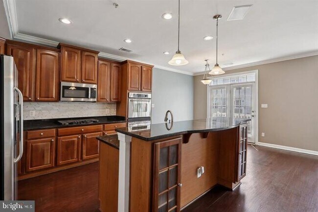 Building Photo - 5615 Harrington Falls Ln