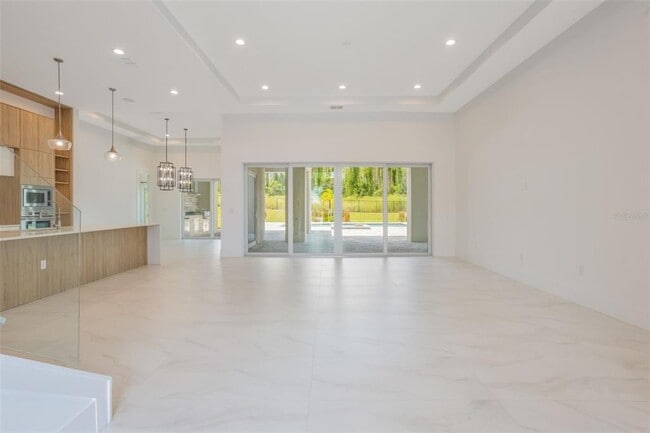 Building Photo - 16110 Pendio Dr